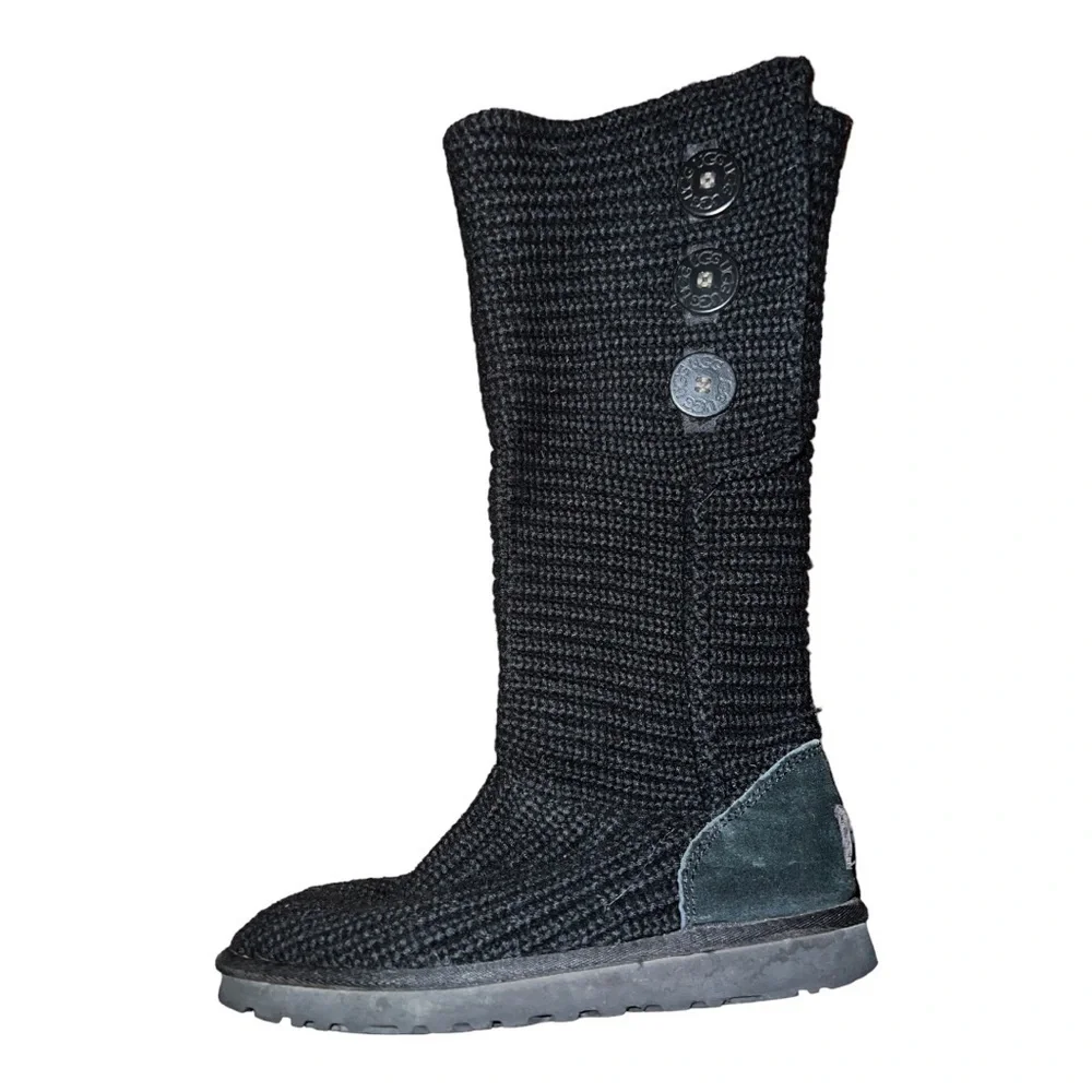 ▶️ UGG ◀️ Women's Classic Cardy. Size 7